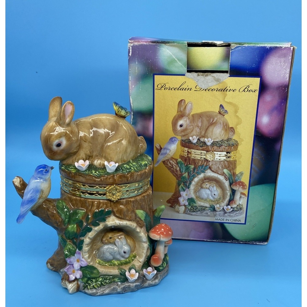 Costco Hand Painted Spring Bunny Porcelain Hinged Keepsake‎ Trinket Box